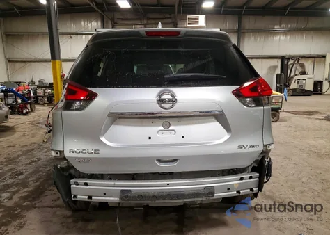 2017 Nissan Rogue S z USA, uszkodzony, nr VIN KNMAT2MV2HP504792